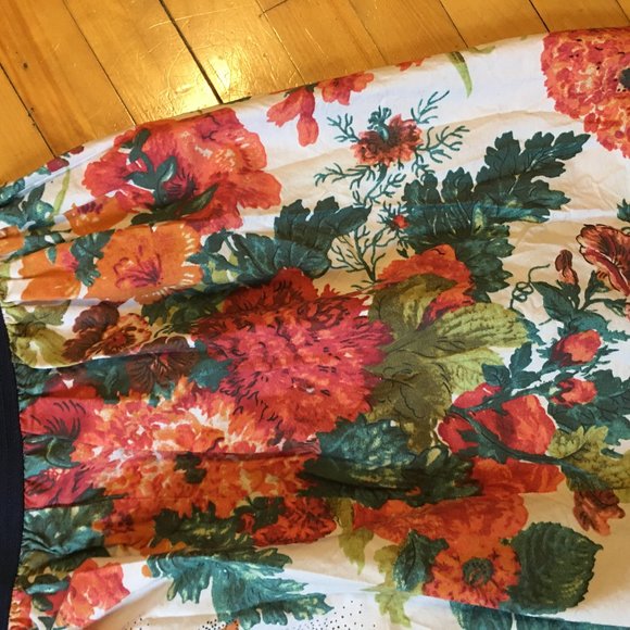 Floral skirt - Picture 2 of 3